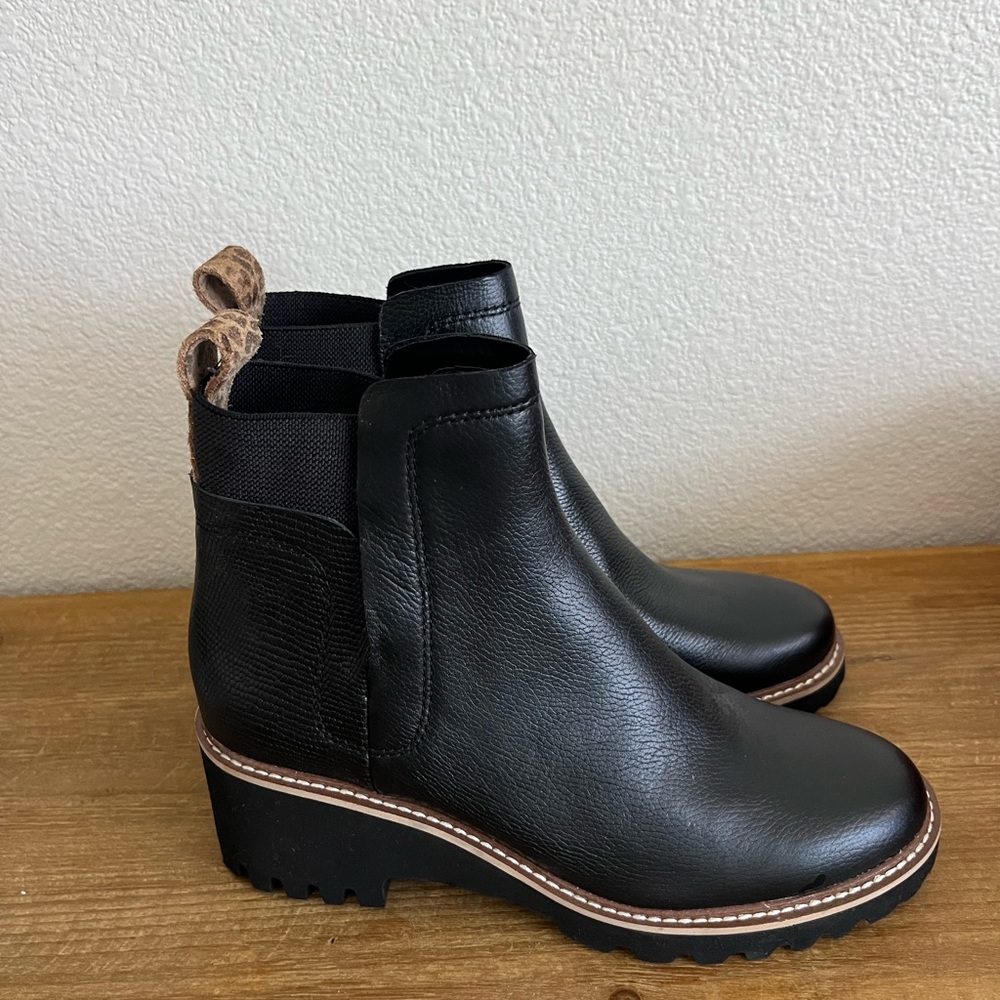 NWOT Dolce Vita Bikercore Black Leather Chunky Chelsea Booties with Lug Sole